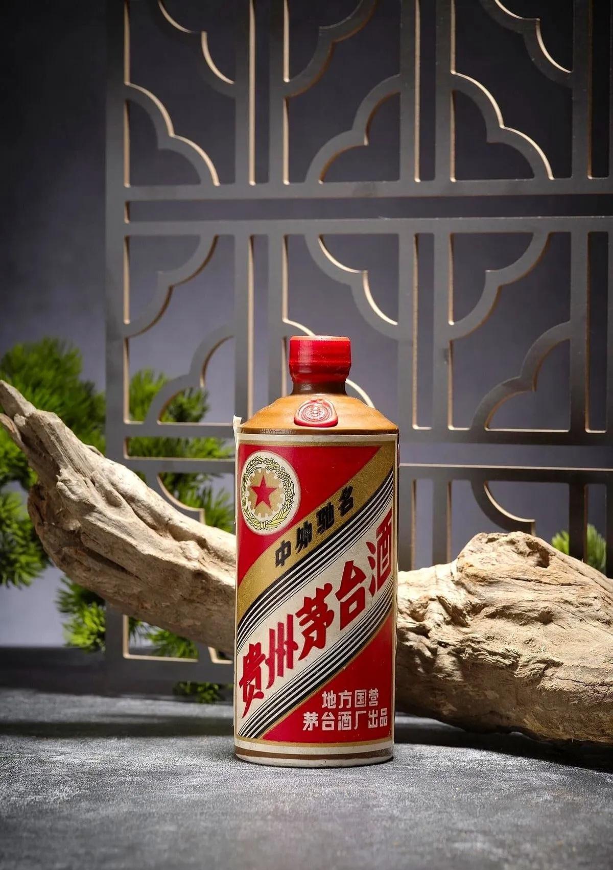 刚才听一个在深圳做了25年茅台生意的朋友说，他现在连仓库门都不敢打开，因为一打开