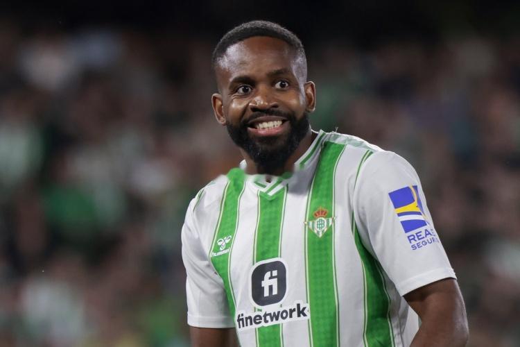 头球队！贝蒂斯本赛季西甲打进15粒头球，位居联赛榜首 12月27日讯 在西甲中，