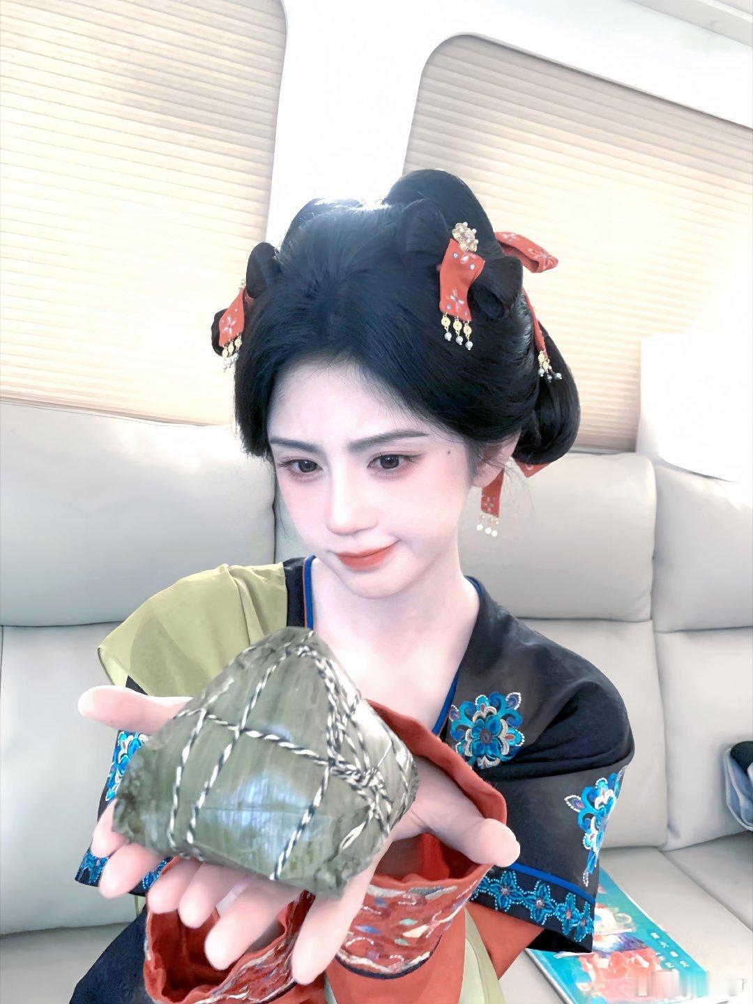 鞠婧祎  jjy鞠婧祎花间令 jjy鞠婧祎杨采薇“在某个不知名的角落许你岁岁平安
