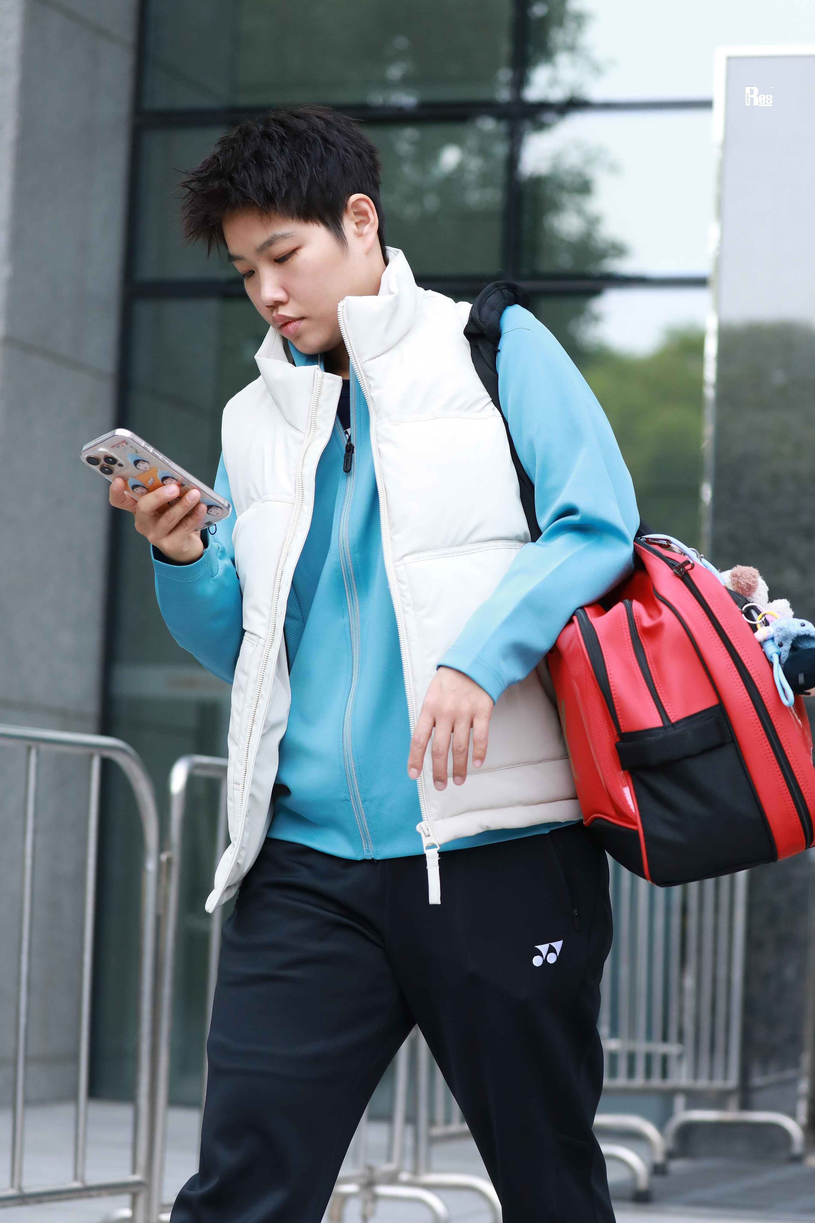 妈呀这个也太可爱了吧，东萍的手机壳是小yomi耶