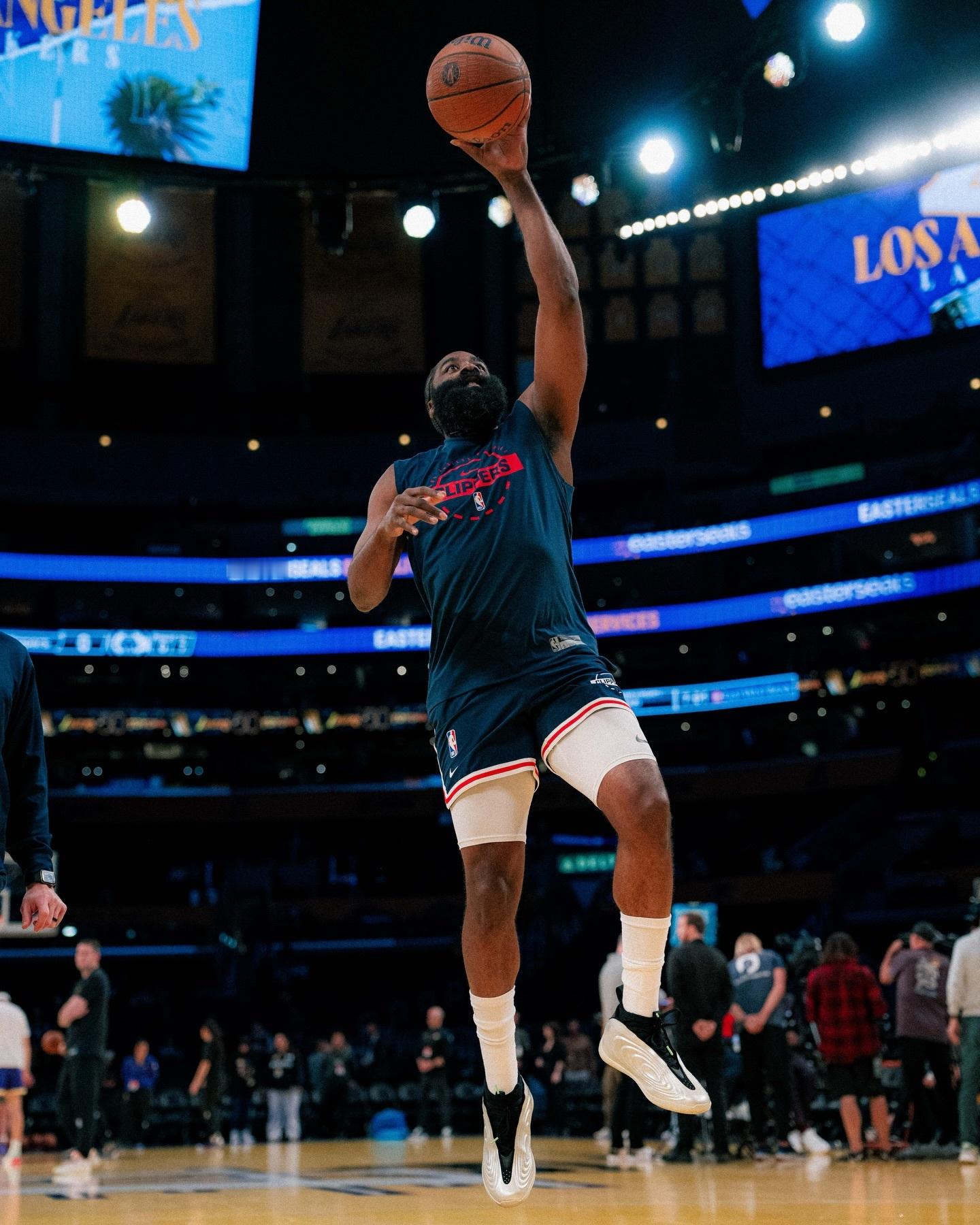 哈登今天的新鞋，哈登10来了！大家觉得好看吗？哈登