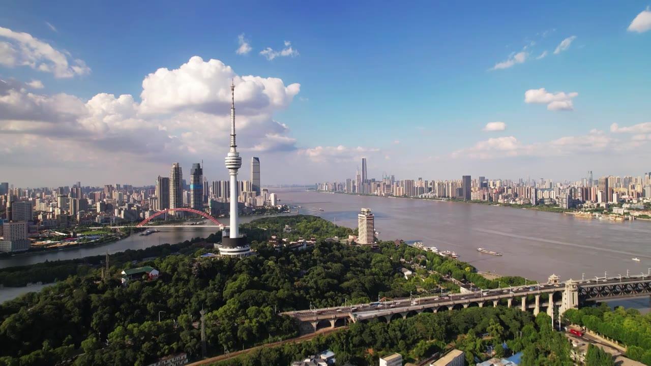 武汉财政收入表现来了！

2026年1-7月武汉地方一般公共预算收入为1125.