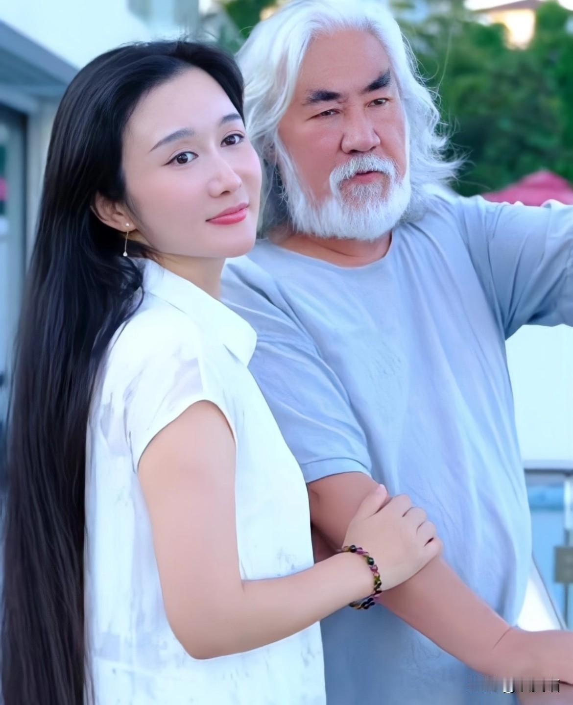 张纪中夫妻的新闻又炸了！
这次不是因为新作品，
而是那位43岁的妻子
再次被推上