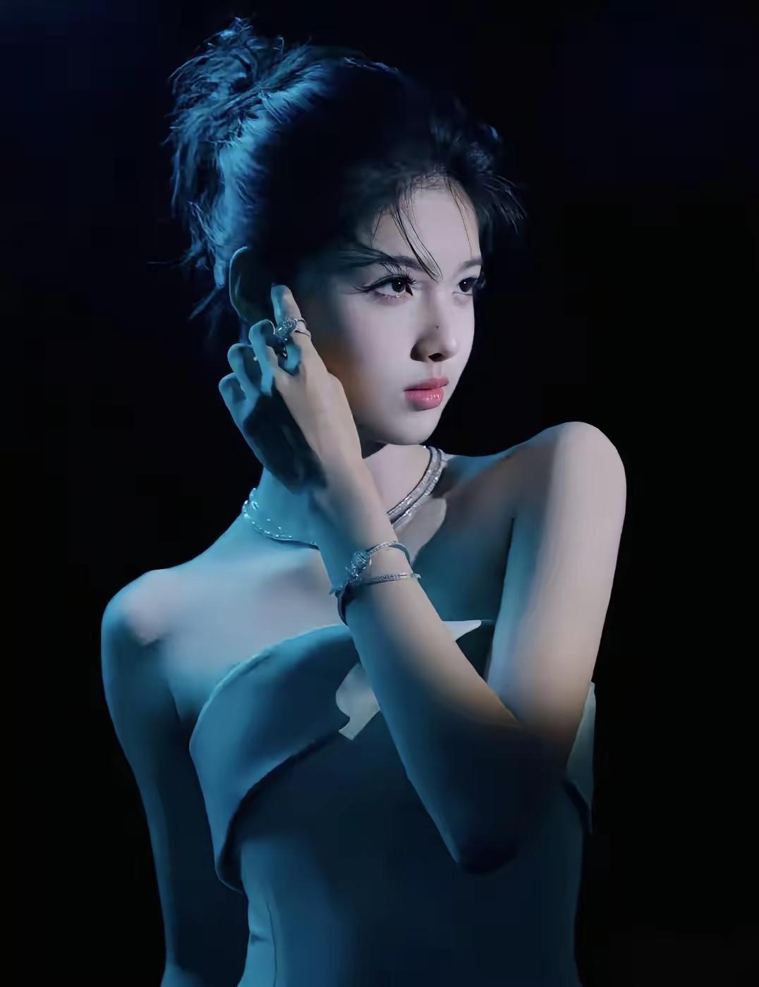 女人味一定是温柔风穿搭吗