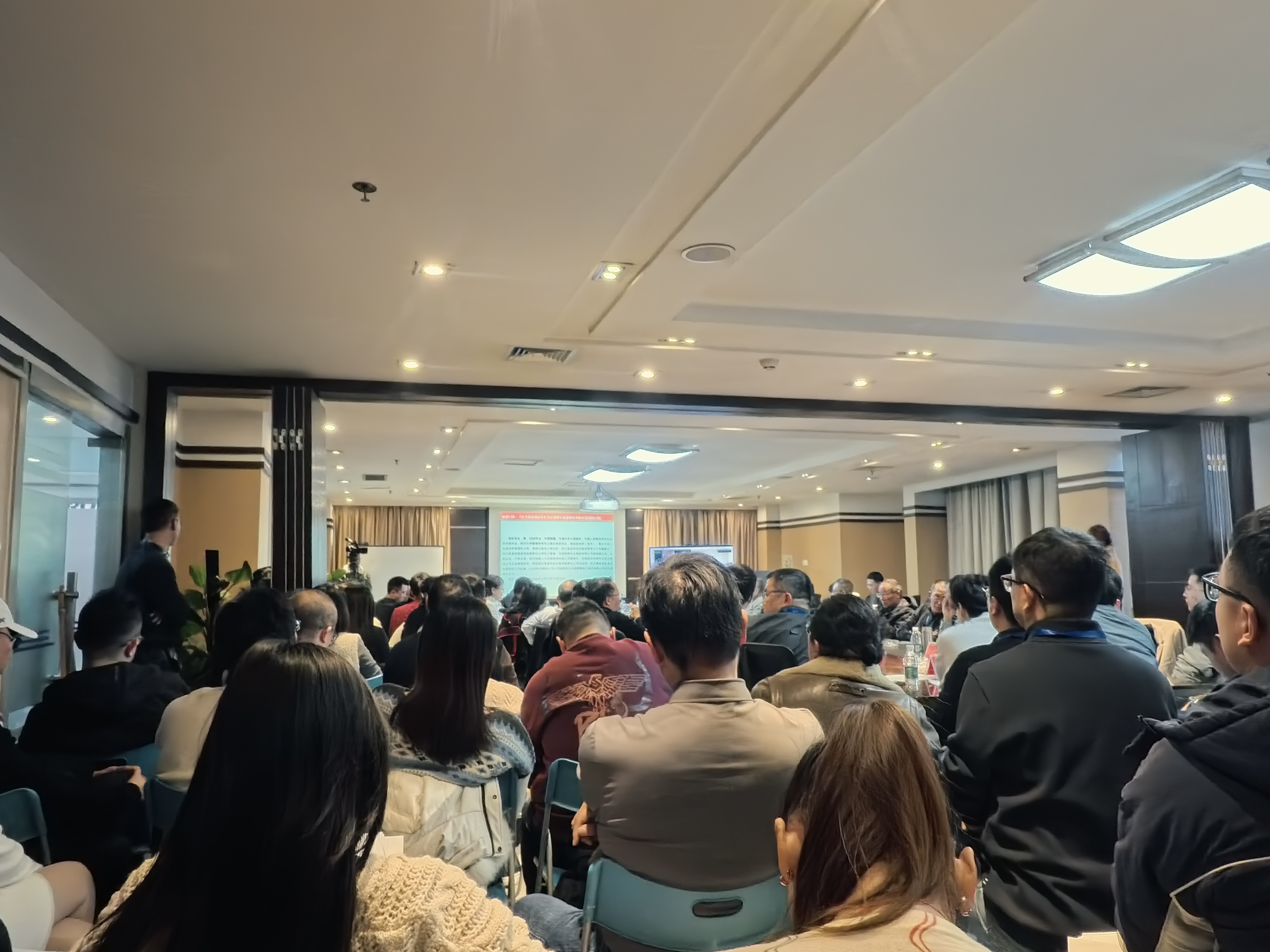 振芯科技控制权再生变局，四川女富豪董事争夺险胜后，管理层阵营选出一名职工董事