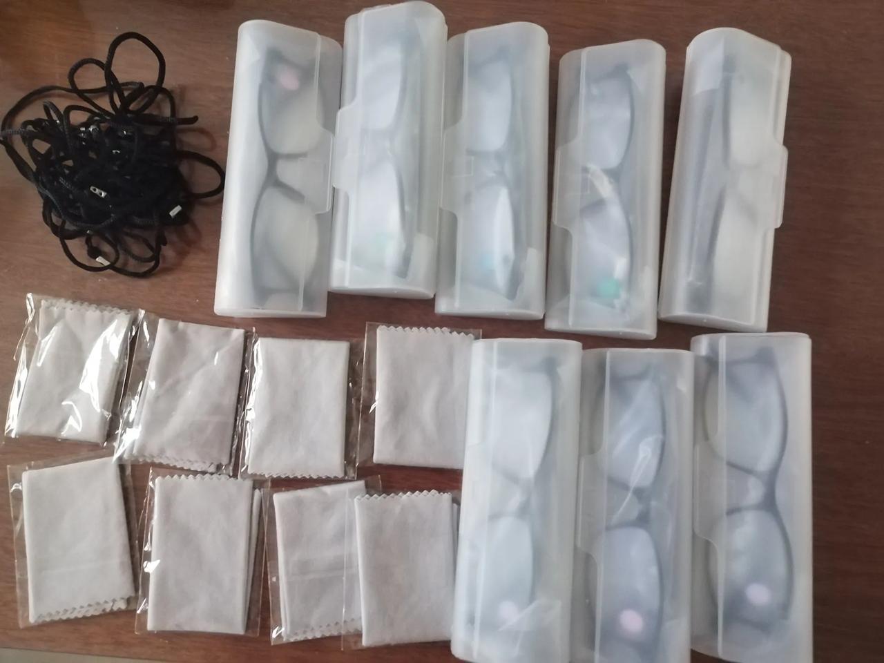 老花镜这么不值钱吗？前几天在网上花了七十元买了四副不同度数的老花镜，想着四副里总