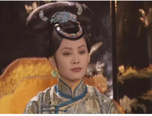 1687年，孝庄病逝。她一手带大的孙子：康熙哀嚎不已，捶胸跳脚。谁知，走出孝庄的
