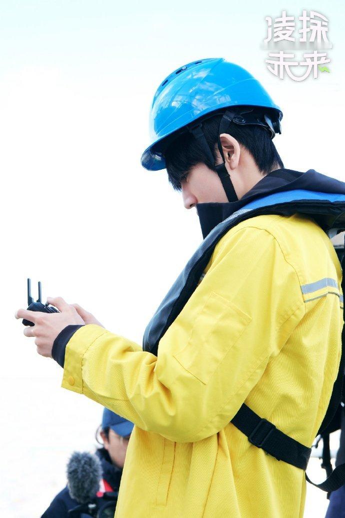凌探未来开播张凌赫公益纪录片《凌探未来》今天11点开播，跟张工一起探索低碳未来，