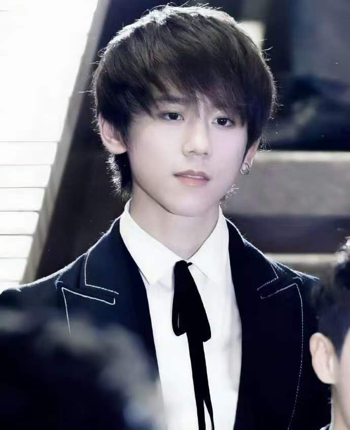 姜涛内地音综首秀官宣在即姜涛或将加盟国粤无双网传香港顶流姜涛即将加盟新综艺《国粤