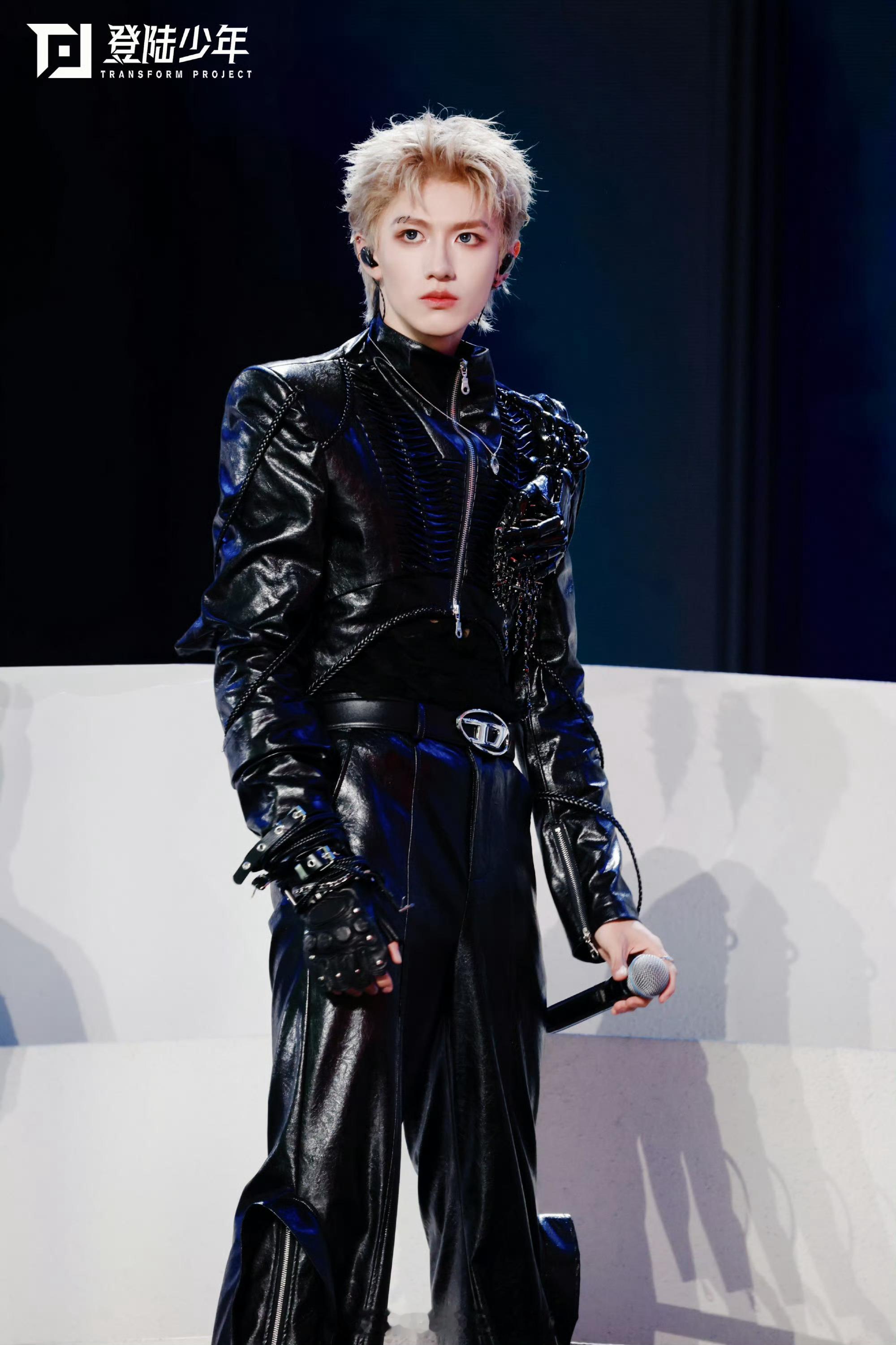 TOP登陆少年day3歌单TOP青岛演唱会直播今天的部分歌单来了！直播已经开始啦