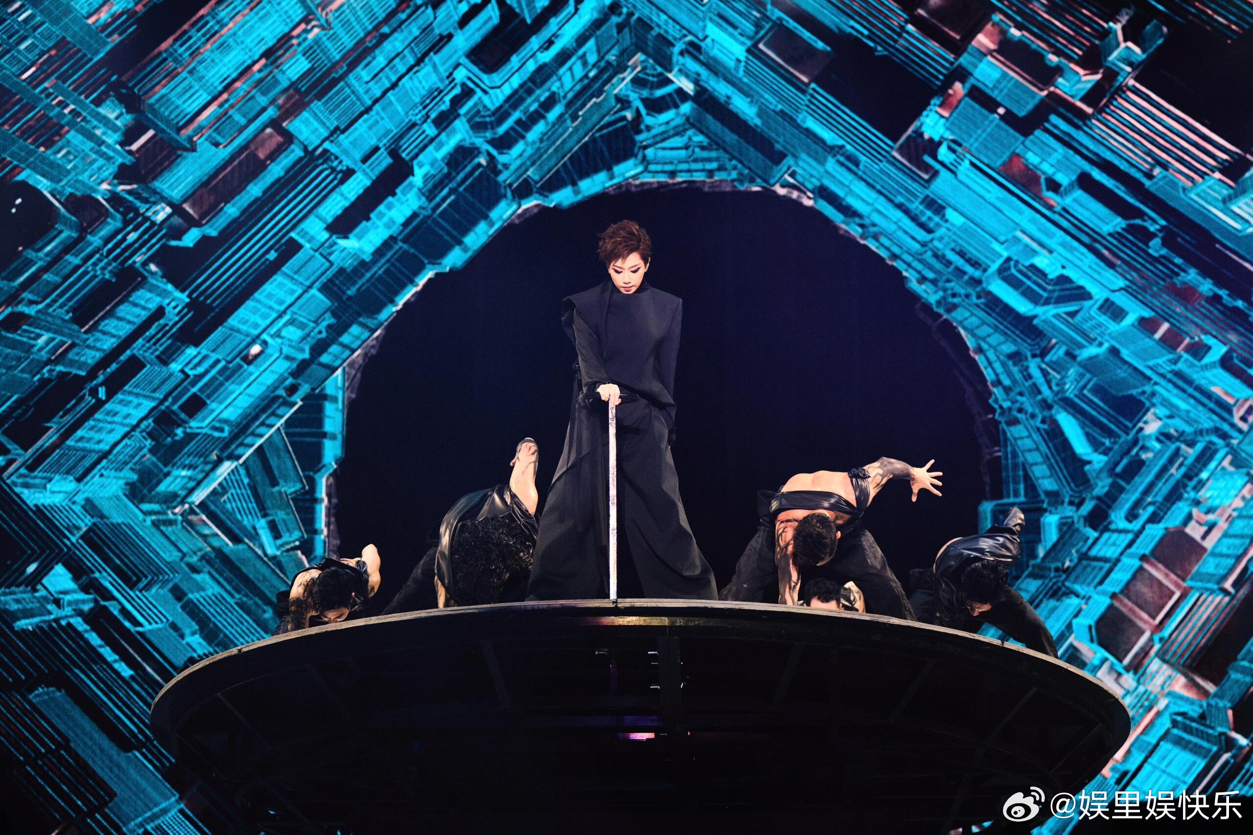 林忆莲巡演首站上海🫂历经多城巡演后迎来终章2.0，首站落地上海，打磨全新舞台叙