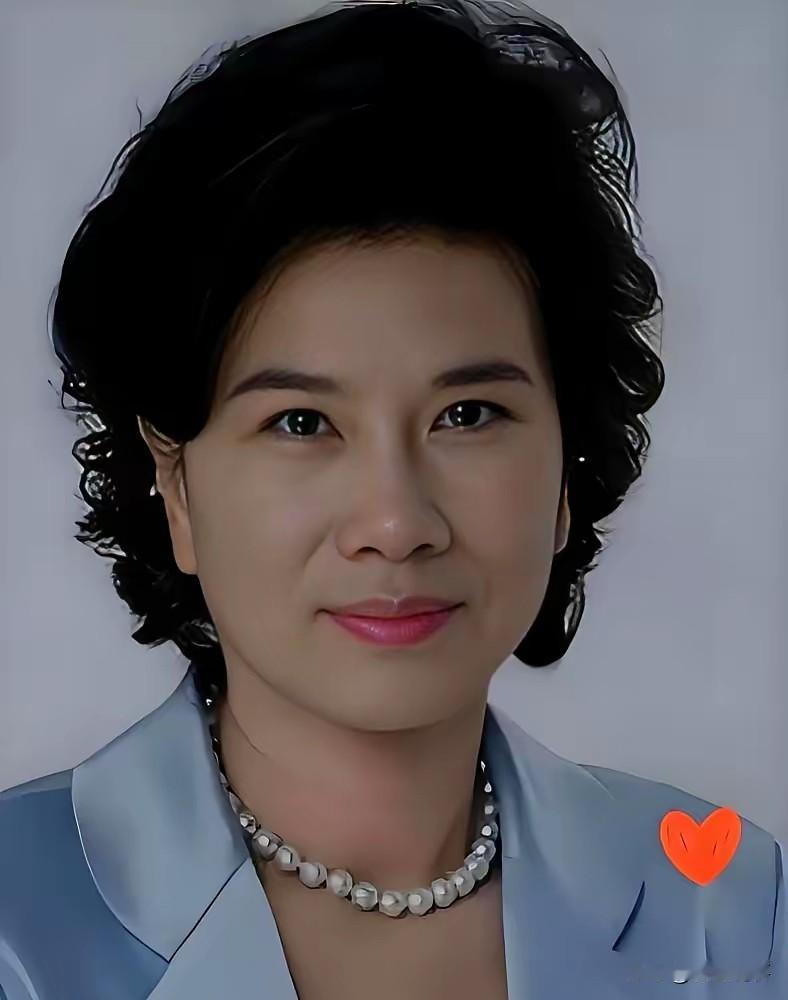 看到国家安全机关的最新通报，我立刻提高了警惕。共享充电宝可能被植入窃密装置，纽扣