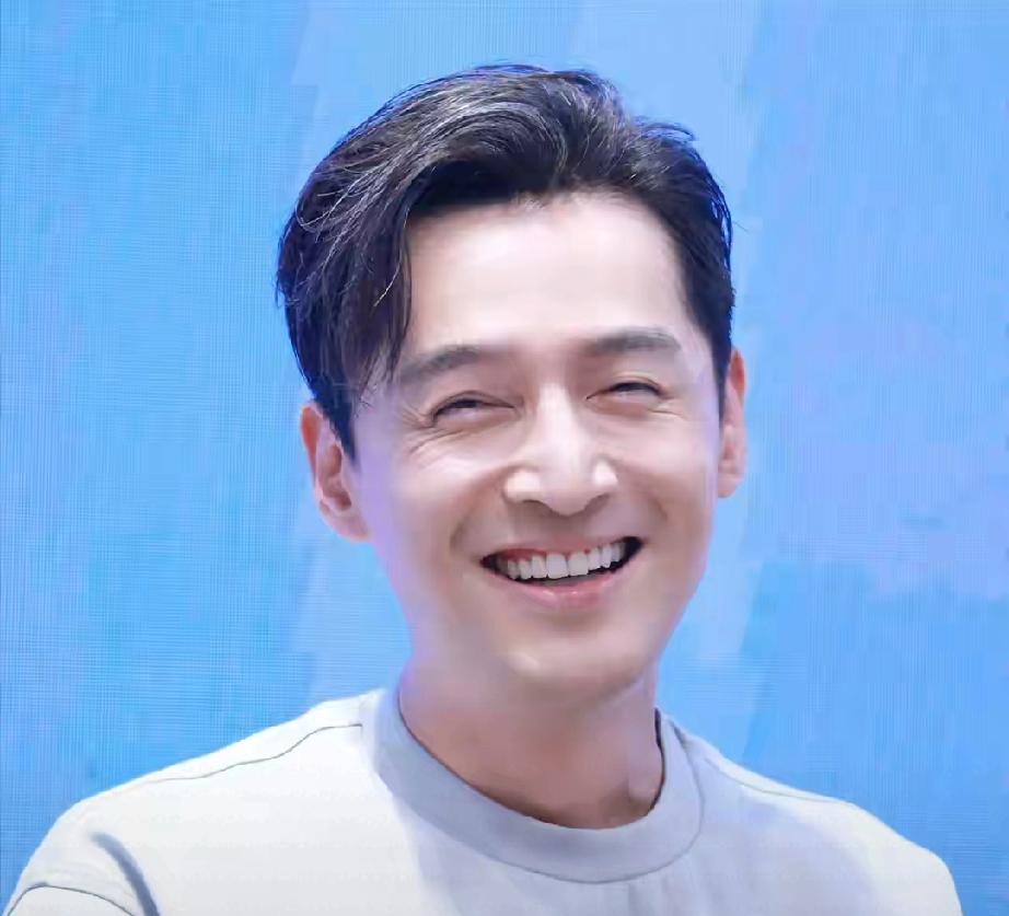 央视3次点名！胡歌零动态背后，藏着最顶流的清醒与温柔
 
     马年新春刚过