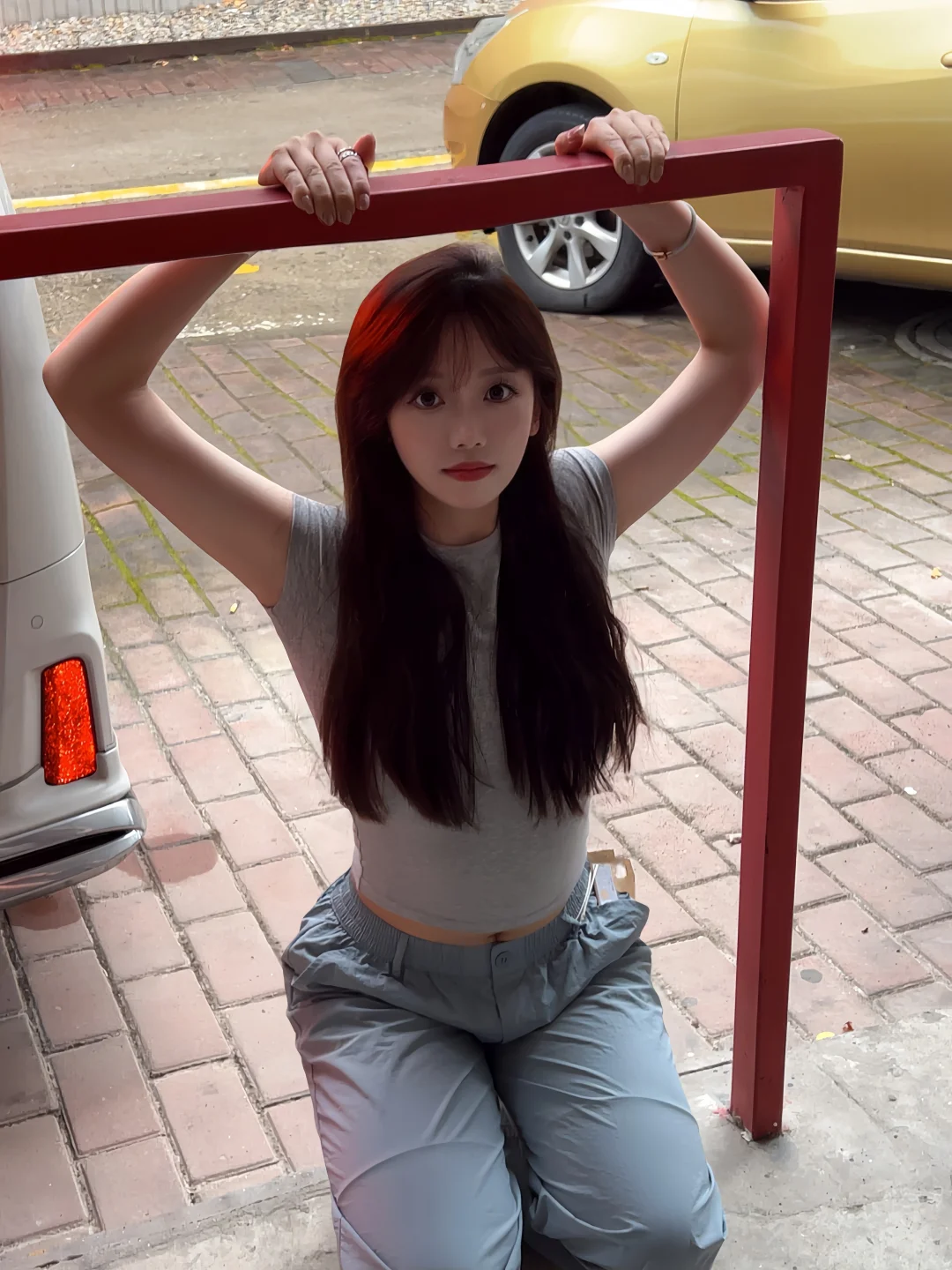 这位小姐 你没事吧