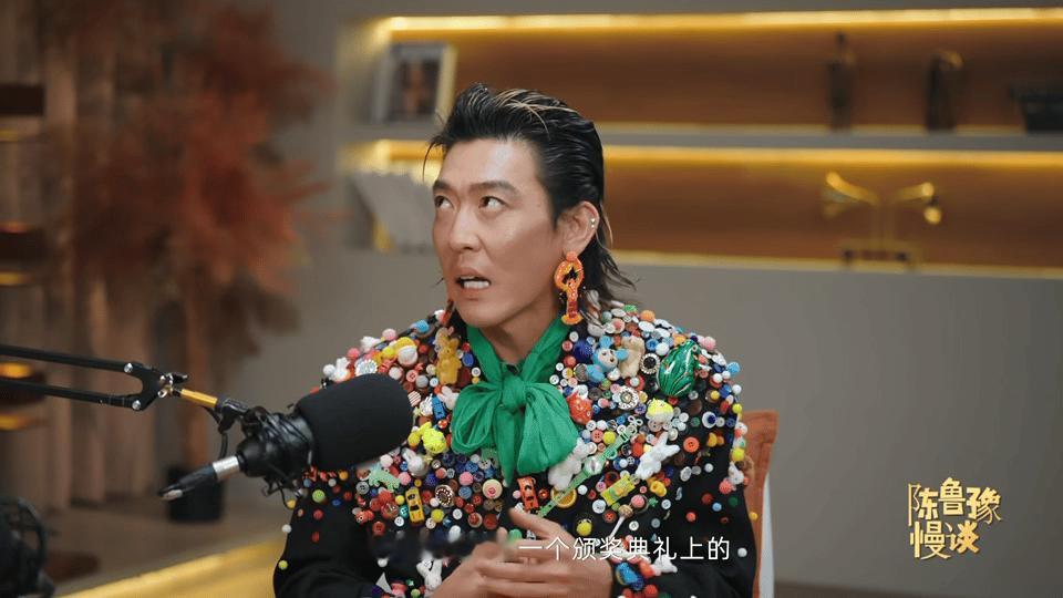 姜思达自曝采访外国明星被赶出去提前备好英文采访满怀诚意，没聊几句就仓促收尾被请离