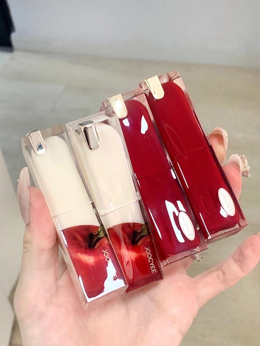 好小子！冬日玫瑰在这呢！！！苹果系列！🍎冬天就喜欢这种润润又舒服的唇冻 涂上嘴