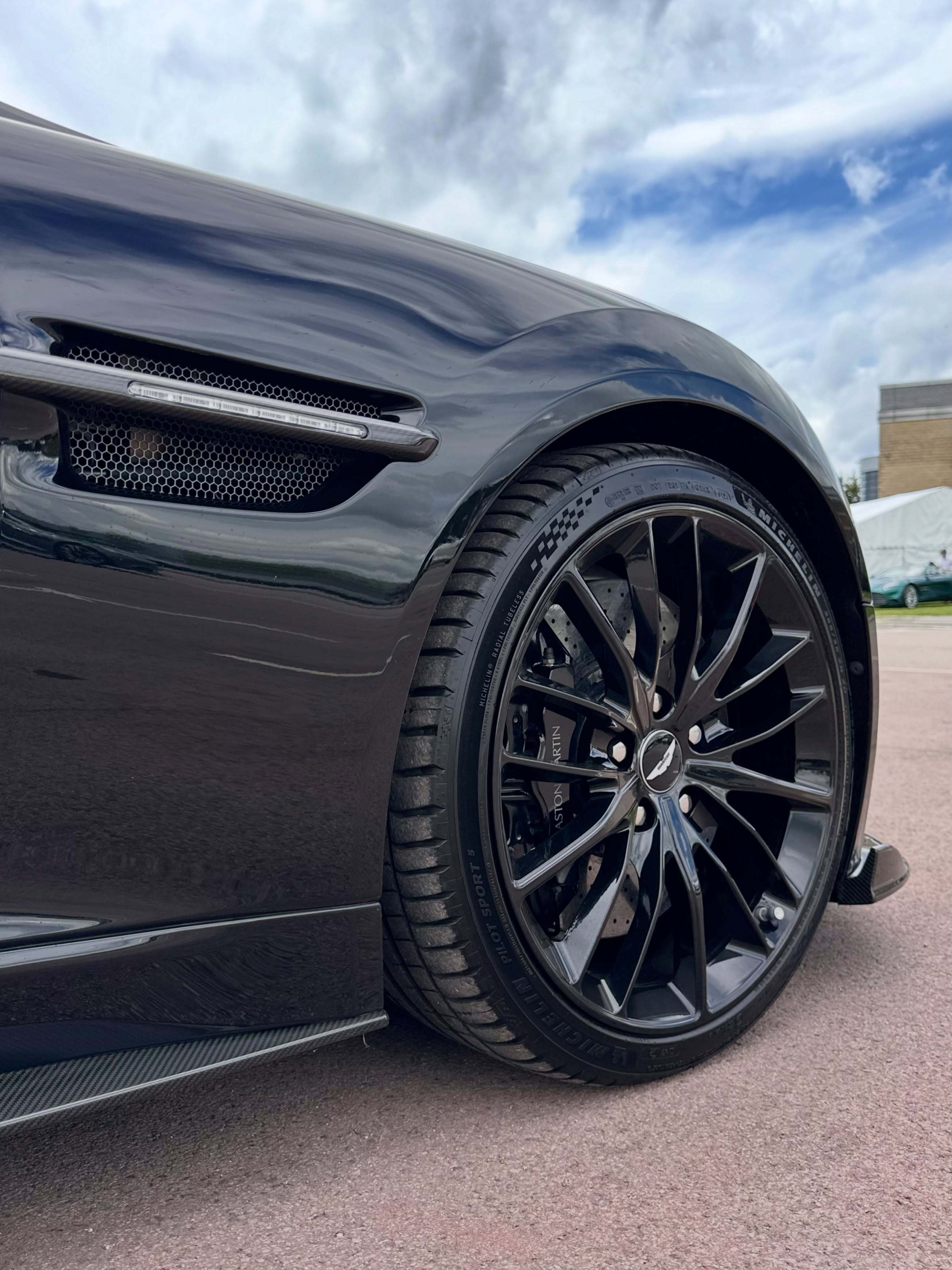 2018款阿斯顿·马丁Vanquish S Ultimate，全球限量175台。