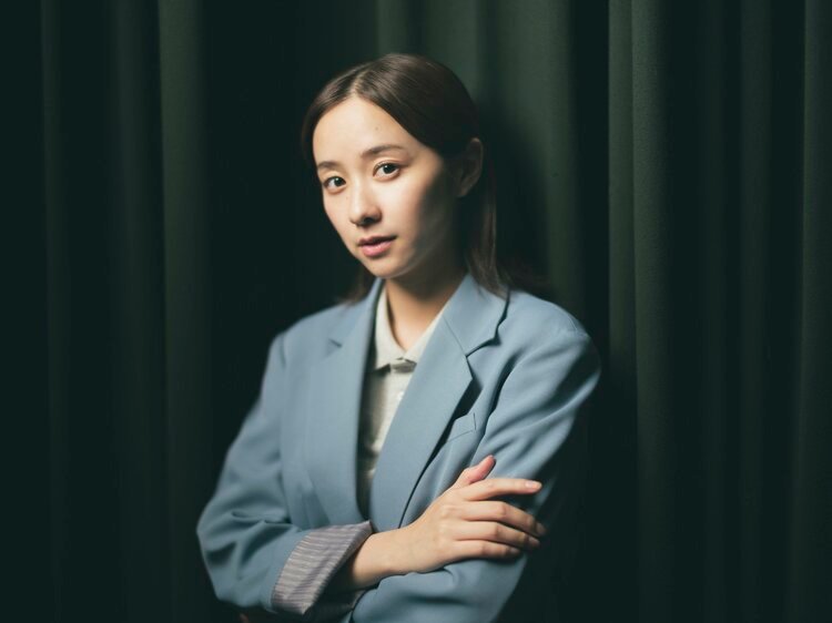 日娱新闻堀田真由 堀田真由 杂志《双叶社 the change》采访美图。 