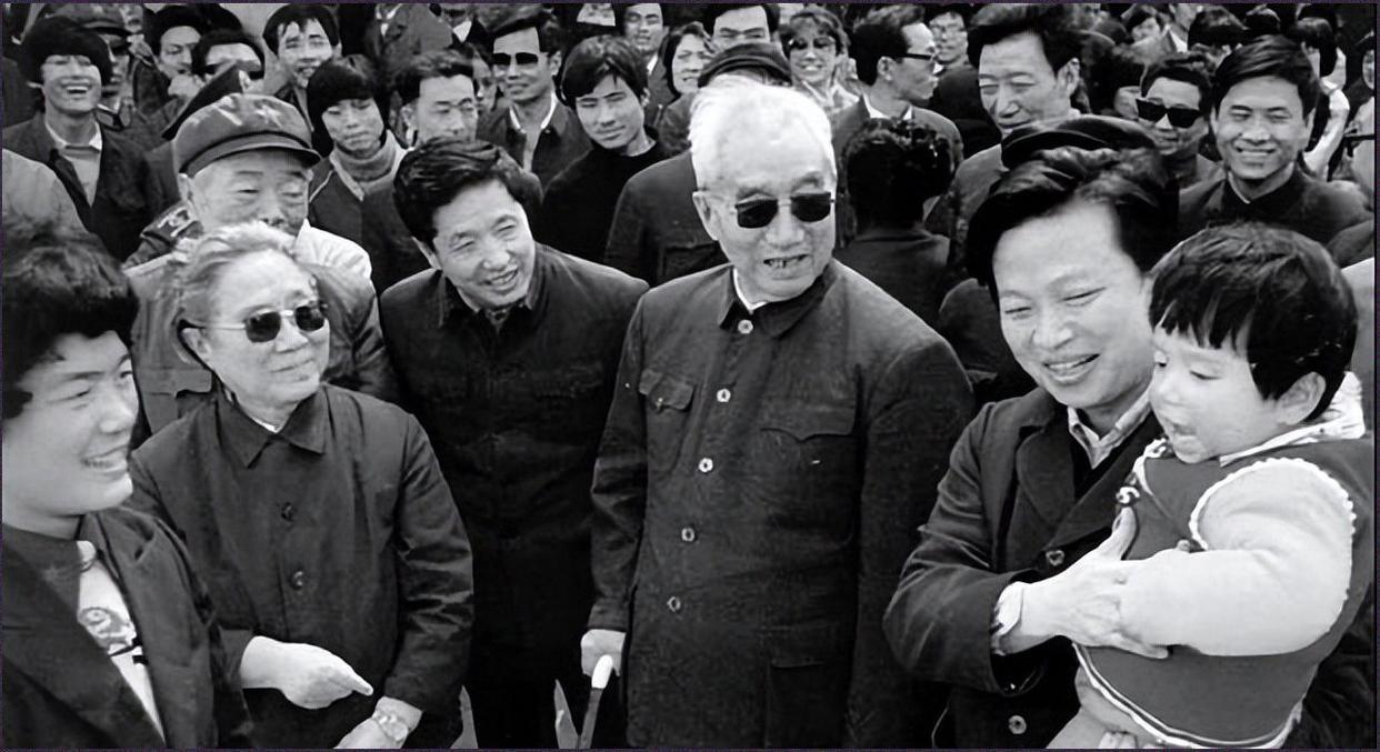 1980年，国防部长徐向前一声怒吼叫来上将洪学智：我们几十万大军的后勤，怎么就让