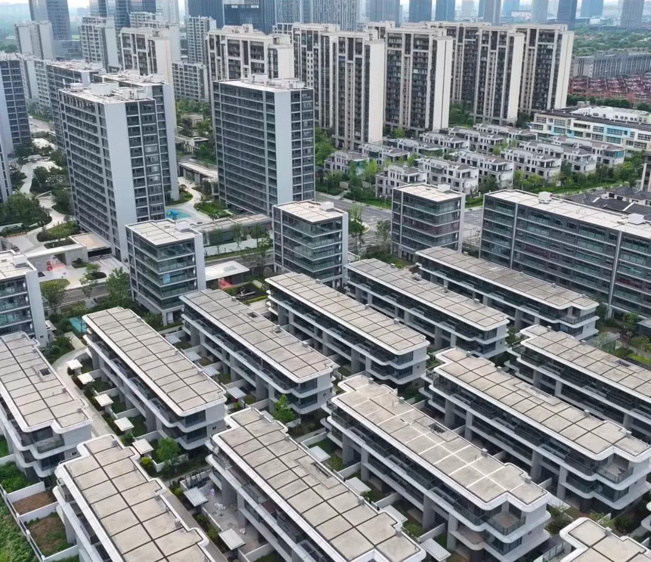 要说现在市场上最无奈的莫过于工抵房，本来是拖了关系想接点工程赚钱的，结果碰到这种