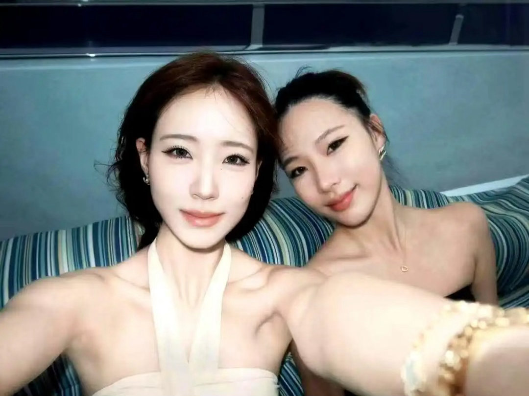 小S俩女儿近照曝光！Elly超模范儿，Lily神似林志玲，这颜值不出道太可惜了 