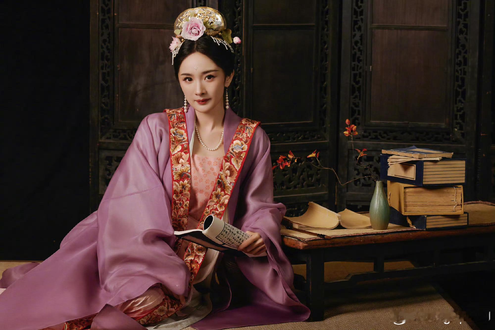 #杨幂唐装#美晕我了，罚杨幂女士来西安拍一百套[抓狂]罚杨幂女士来西安拍一百套[