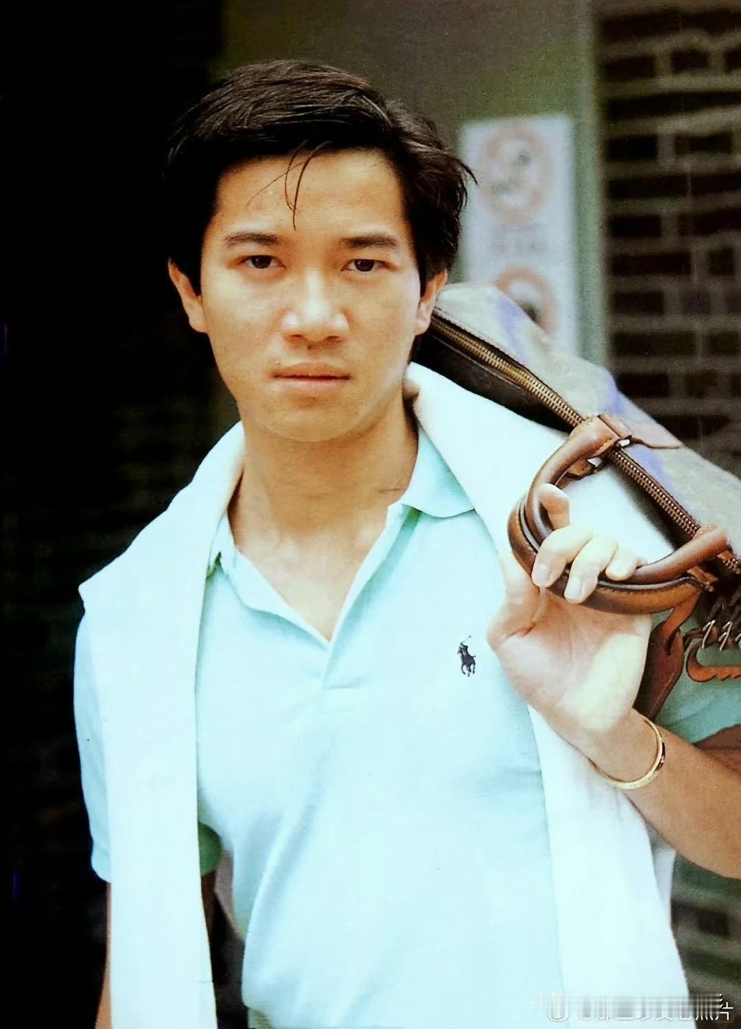 温文尔雅，意气风发 ​​​​