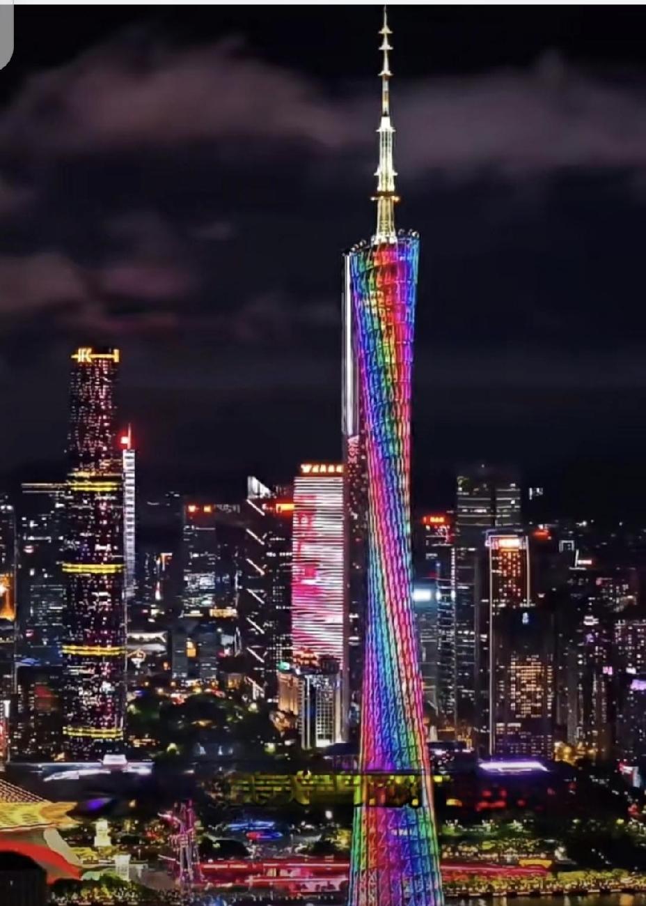 我亲戚经过多年的努力，终于小有成就。在广州打拼了几十年，在天河区有3套房子，其中