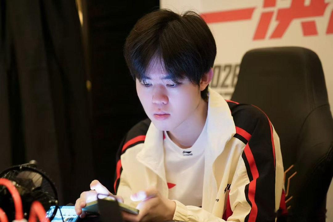 WBG澳邀总决赛见小组赛全程局势紧绷，最后关头成功拿到总决赛门票，调整状态之后必
