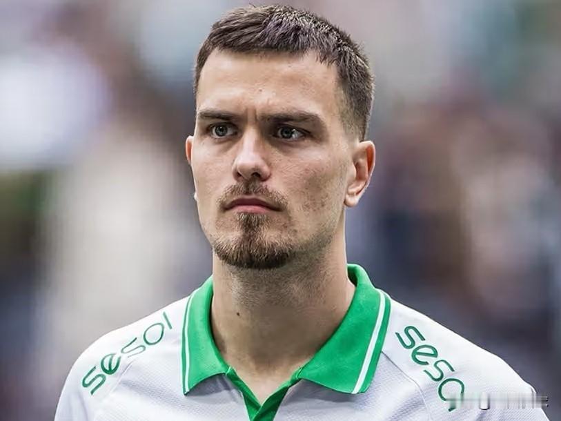 中超绯闻外援---瓦吉奇…瓦吉奇出生于2000年1月24日，现年25岁，司职中后