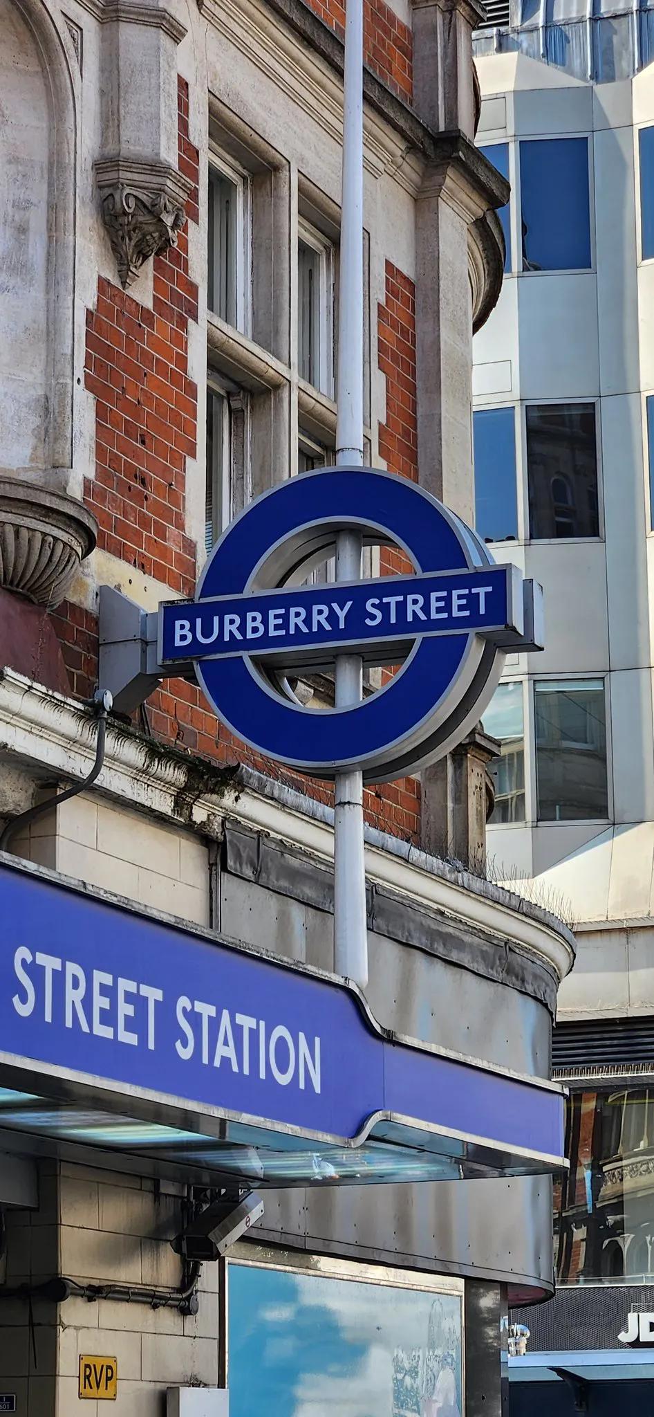 英国伦敦，BURBERRY 街！