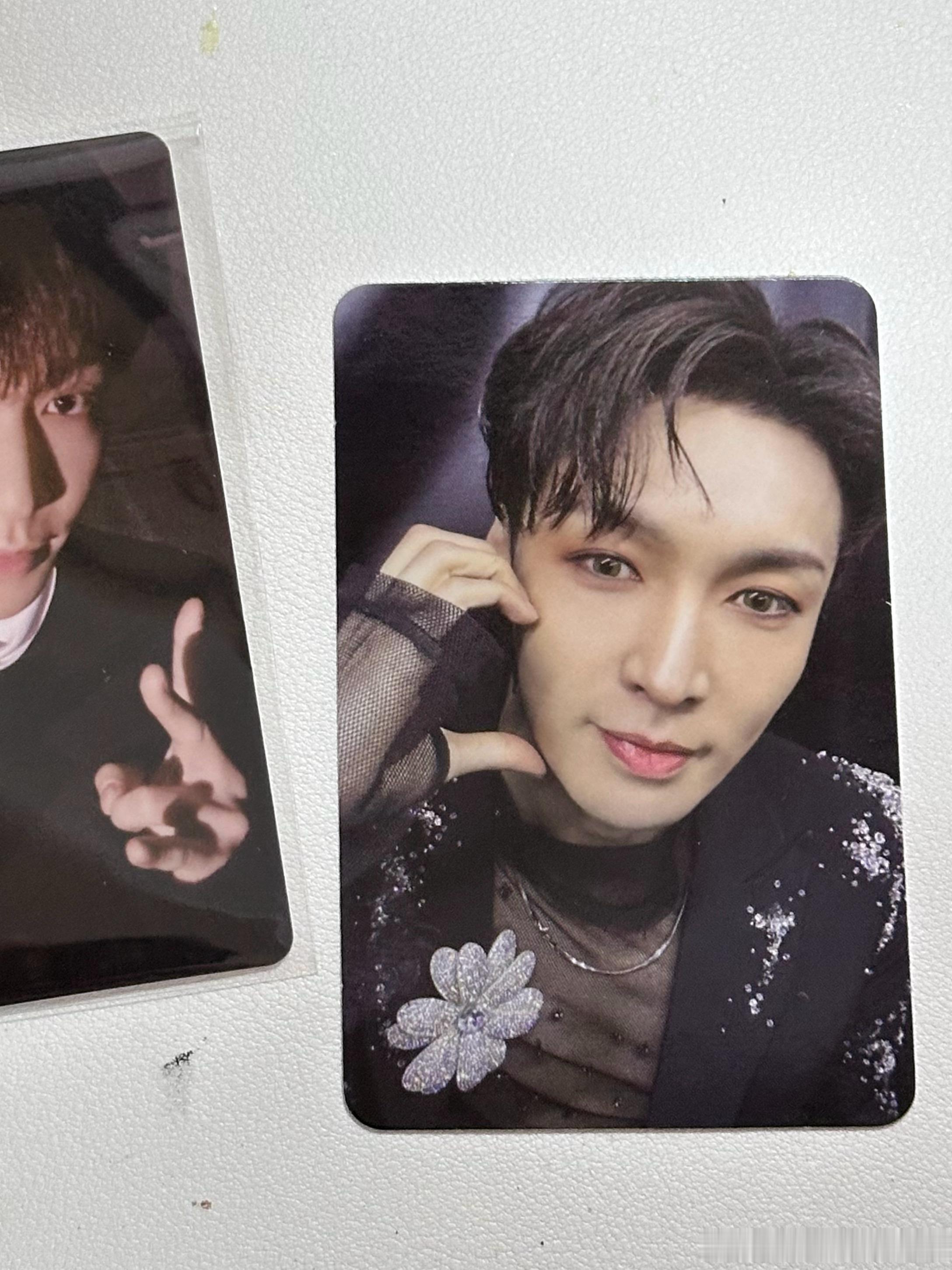 EXO周边出售及中转  优先换勋相关换不到就出30不包 