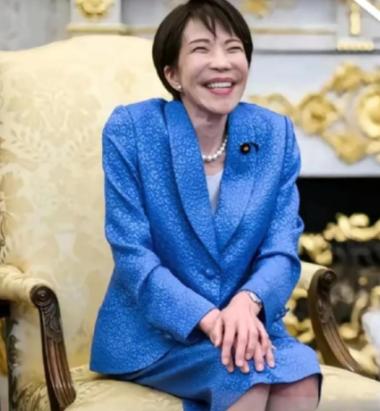 日本这次被制裁疼得直哆嗦却硬是一声不吭，这种打碎牙往肚里咽的狠劲儿，真让人觉得后
