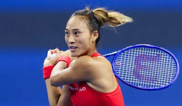 郑钦文中网捧冠落泪！WTA 排名更新，前十大洗牌，郑钦文逼近前20