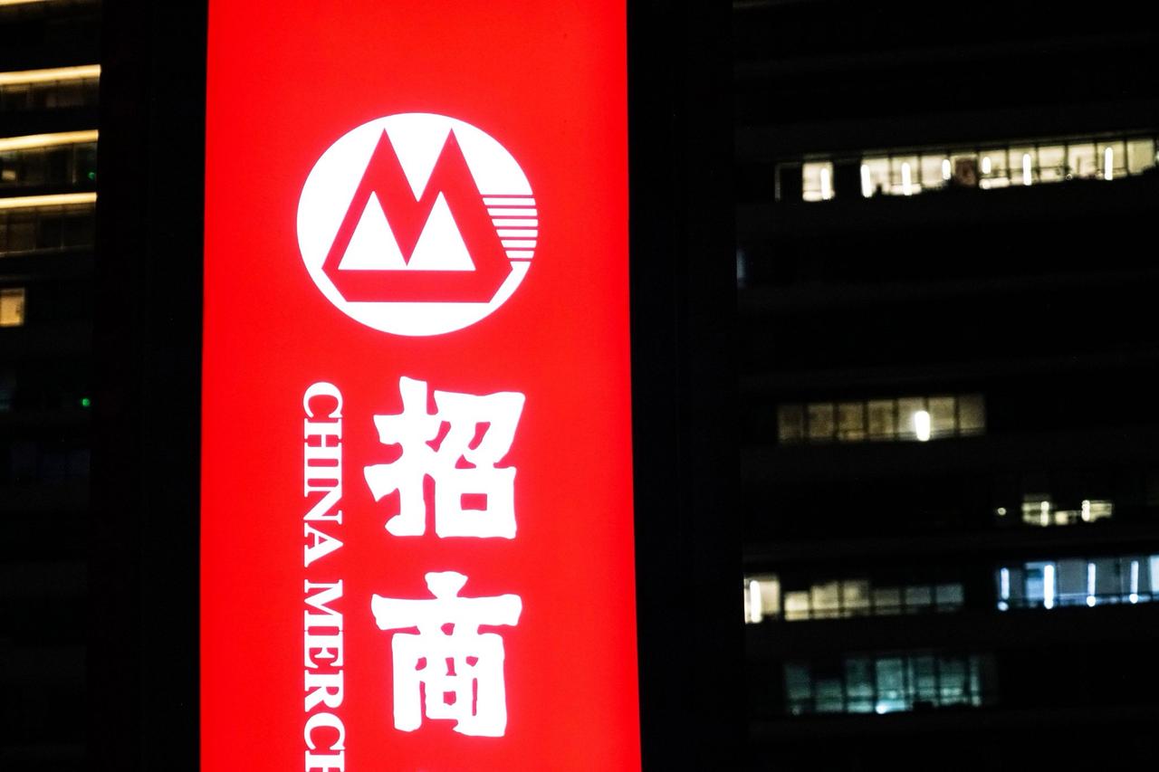 未来十年要活下去，牢记10条忠告！

1、除了自住，不要买房，只要够住，不要换房