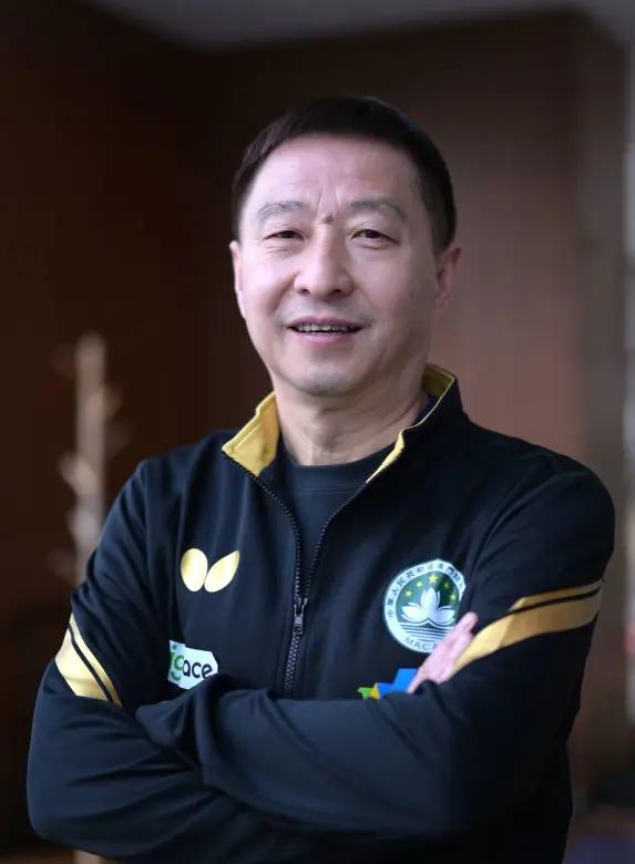 感觉国乒教练组轰轰烈烈的改制，引进新人老人退休，并没有给国乒带来多大的益处！
比