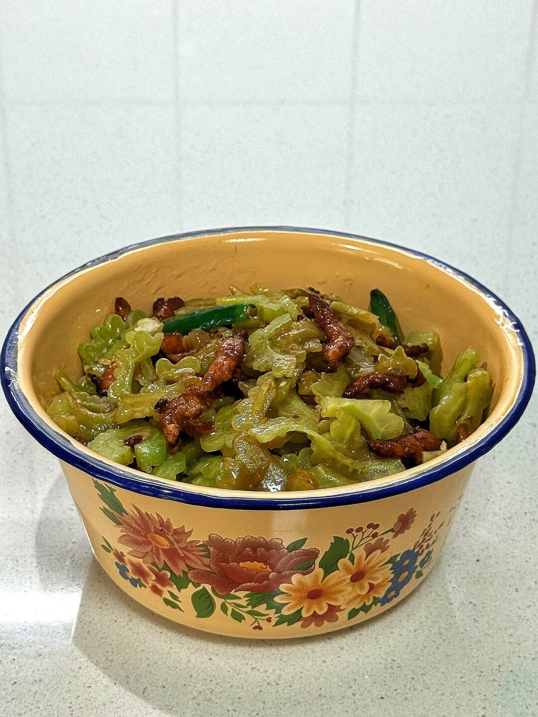 今天吃什么🥢🥢苦瓜炒肉丝（附做法）