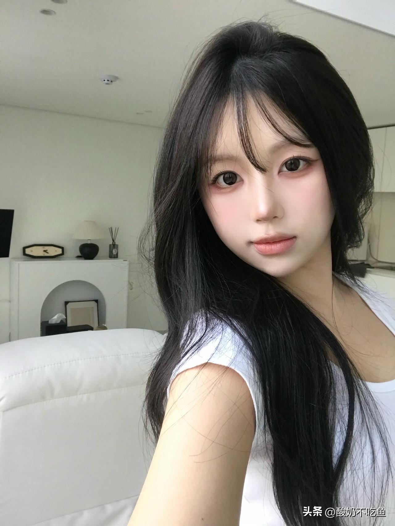 性感与可爱并存是什么体验?今天有点烦，但不知道怎么形容，我暂且称她为公主的烦恼