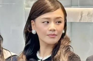37岁马思纯线下活动造型“翻车”，咋回事？
家人们，咱就是说，最近37岁的马思纯