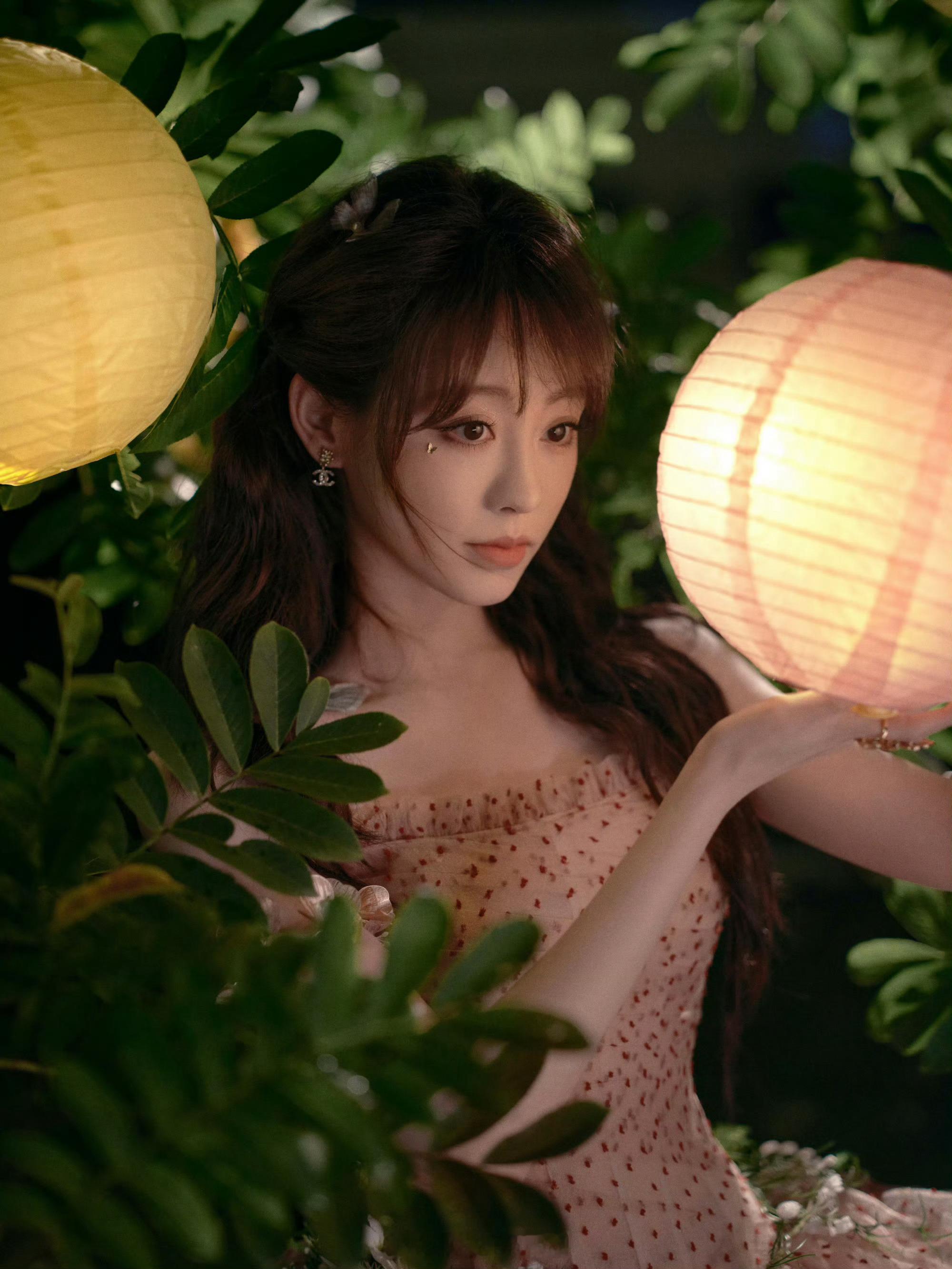 灯笼都不及她光耀✨️向全世界安利祝绪丹 ​​​