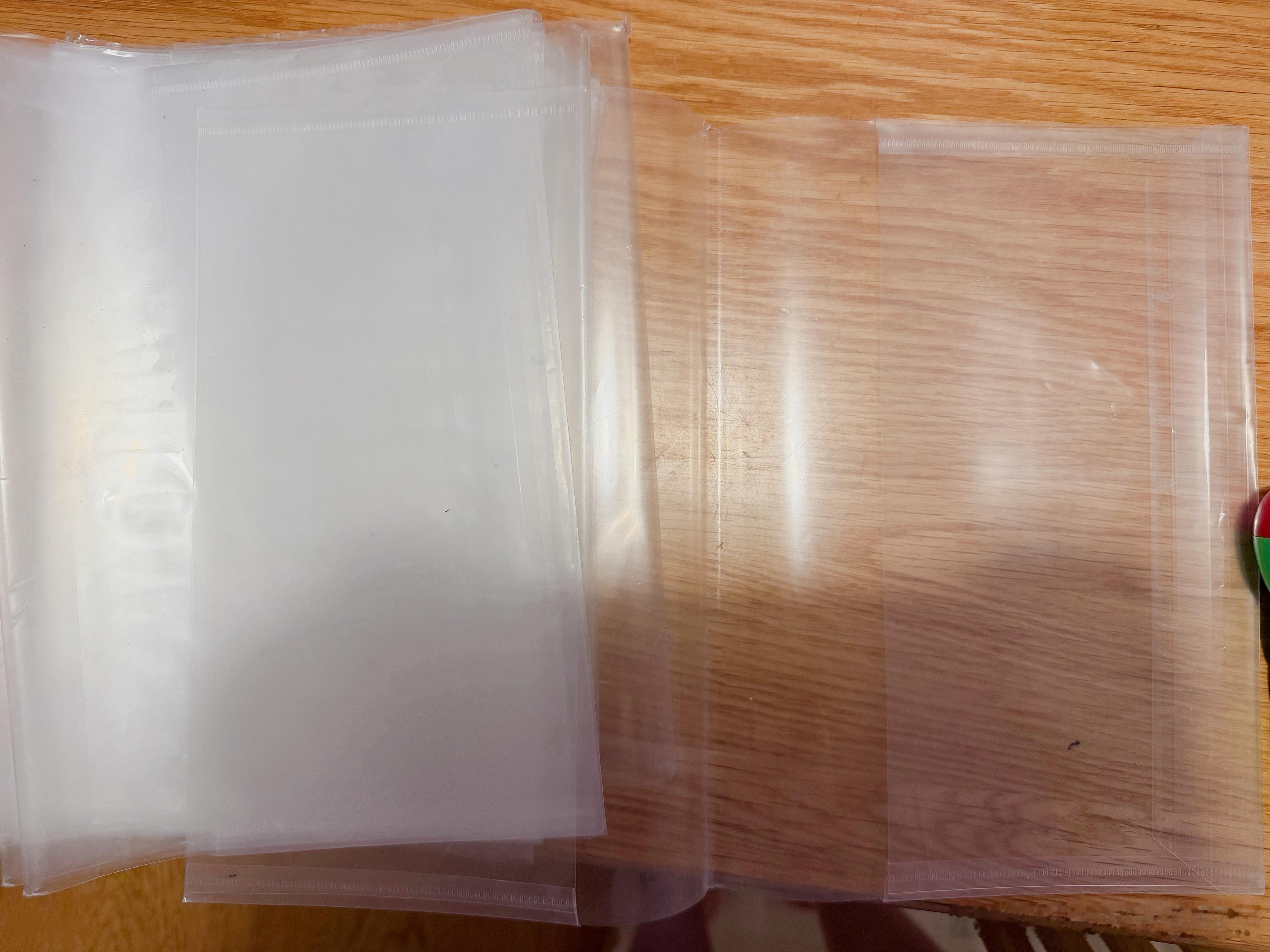 上学期实在不想贴书皮直接买的书套，记得有姐妹说书套爱坏，我刚刚把上学期的都拆下来