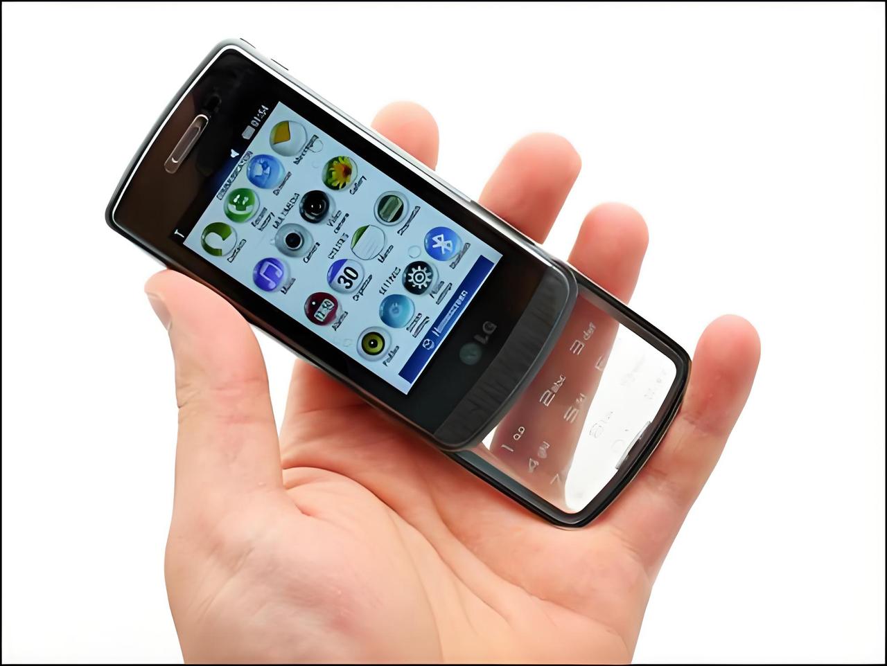 【曾经很火现在却消失的手机设计】
透明手机是一款用可替换玻璃，以实现视觉的穿透效