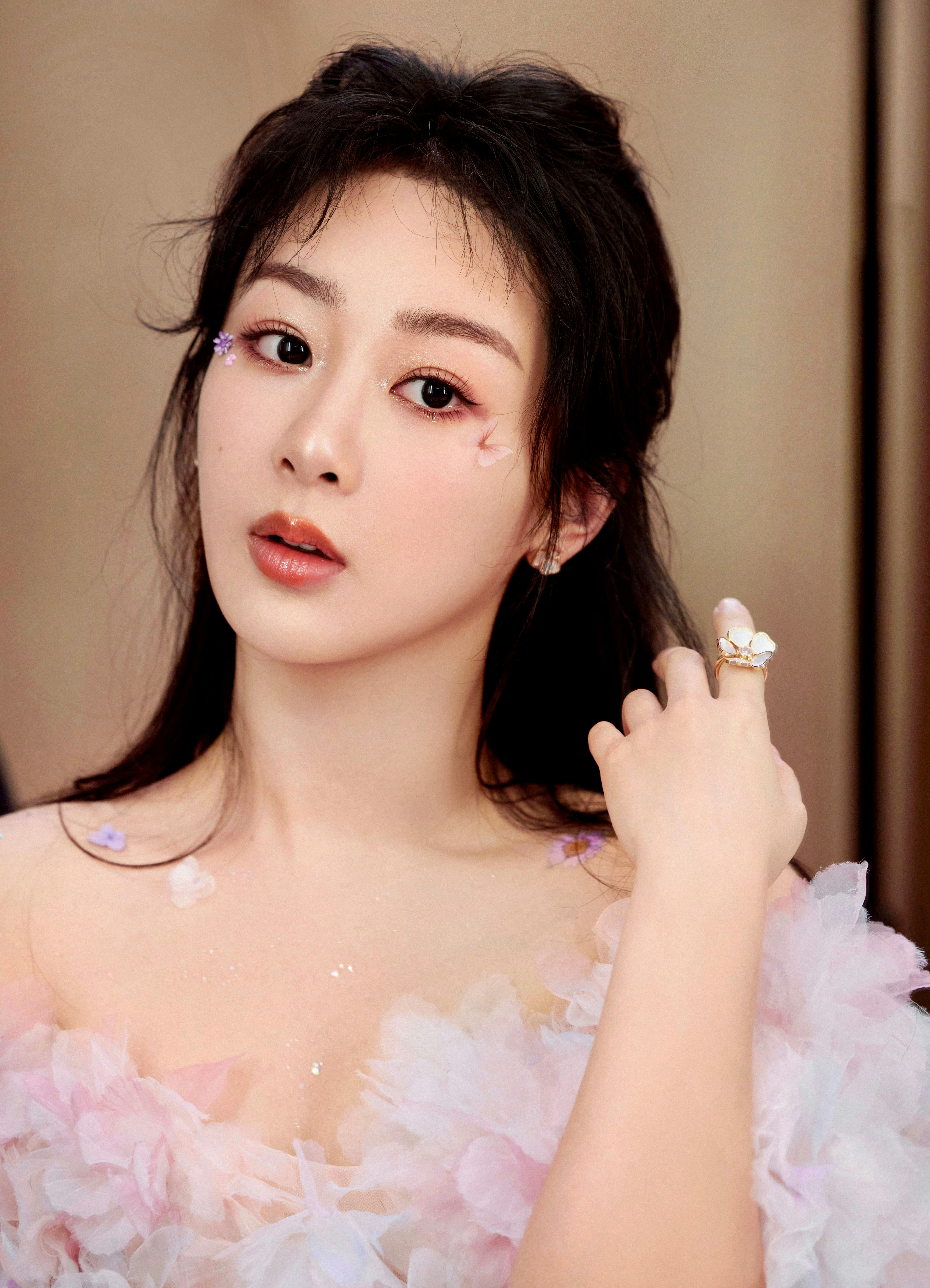 杨紫  yz杨紫董竹君 yz杨紫玉兰花开君再来繁星之下盼晨曦，黄昏之后思蝉鸣，皎