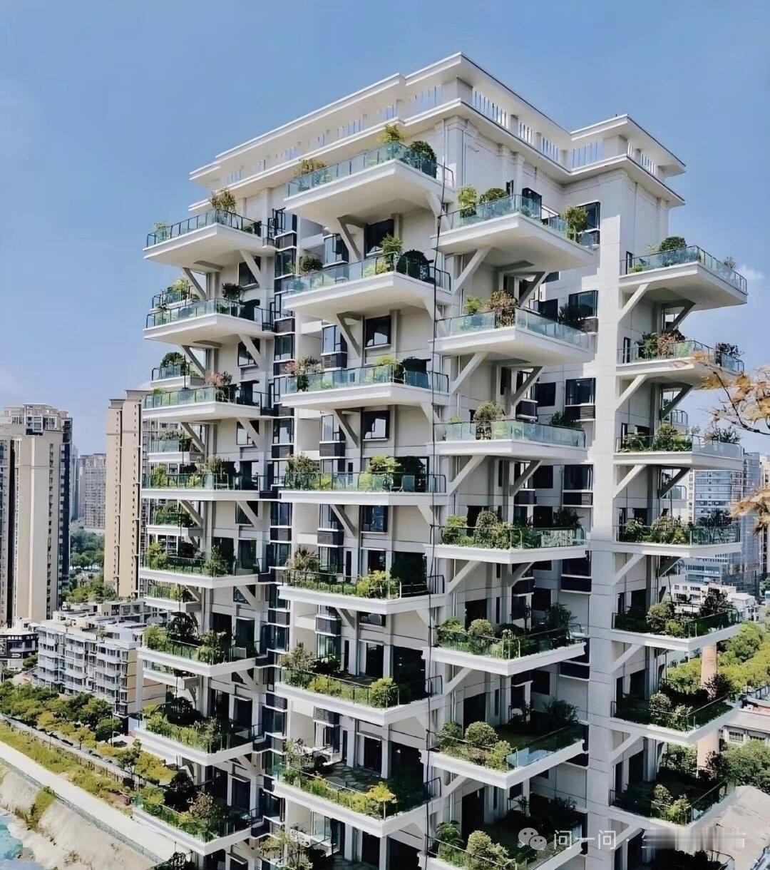 现在热炒的第四代建筑，最大的特点就是大阳台、大露台，是不是有种似曾相识的感觉，上