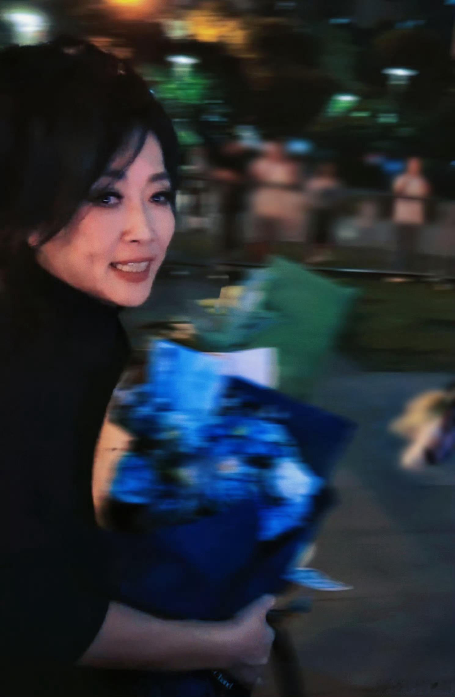 探讨自由与牵绊，剖析幸福的真谛，齐豫的歌词格局太深，难怪这首歌再度翻红刷屏各大榜