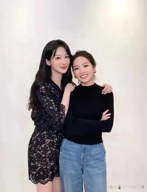 杨紫和路人的合影