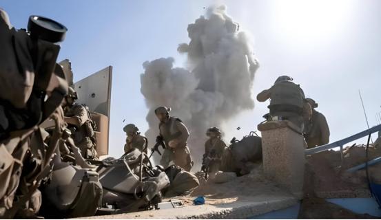 乌克兰，用40万人的伤亡和2000亿美元的债务，为美国拔掉了“俄罗斯”这颗眼中钉