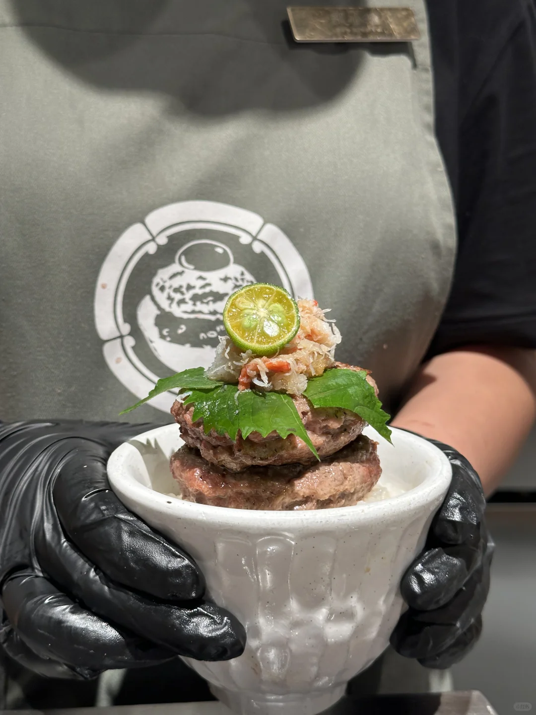 肉肉大米！你就这么水灵灵地上了蟹肉肉汉堡