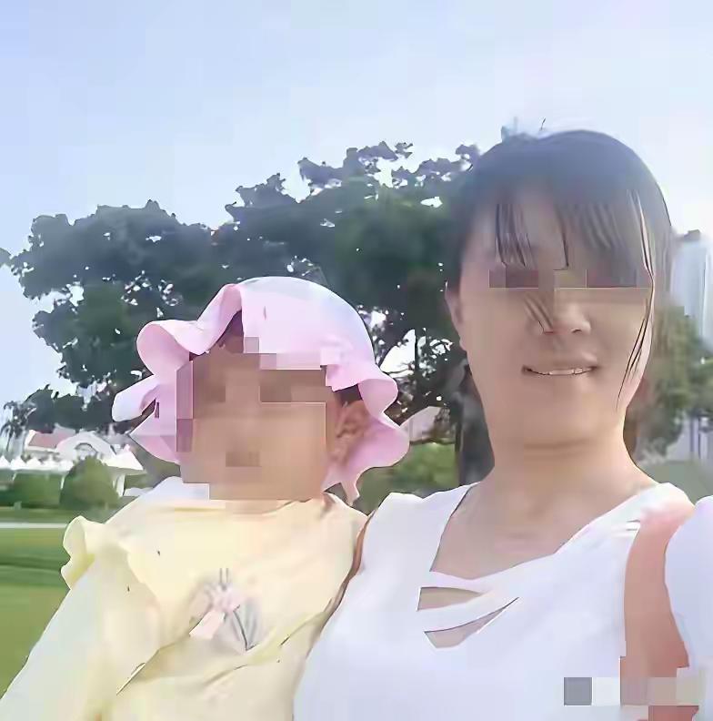 妻子总喊“身子不舒服”拒同房，丈夫偷偷一查，天塌了！
 
结婚12年，他起早贪黑