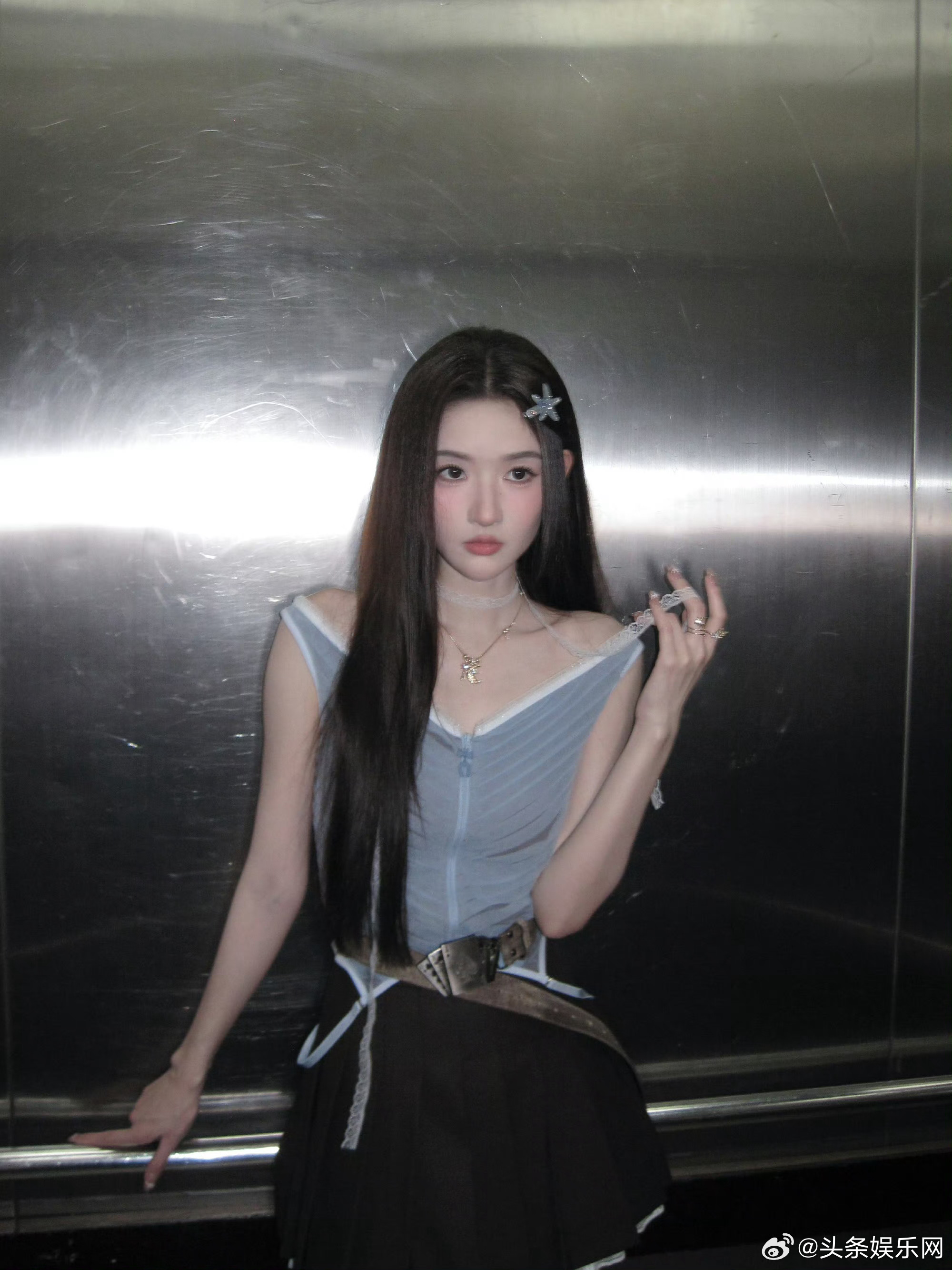 王玉雯人尴尬的时候会很忙王玉雯白得发光了地球超新鲜王玉雯在成都录节目的时候美貌是
